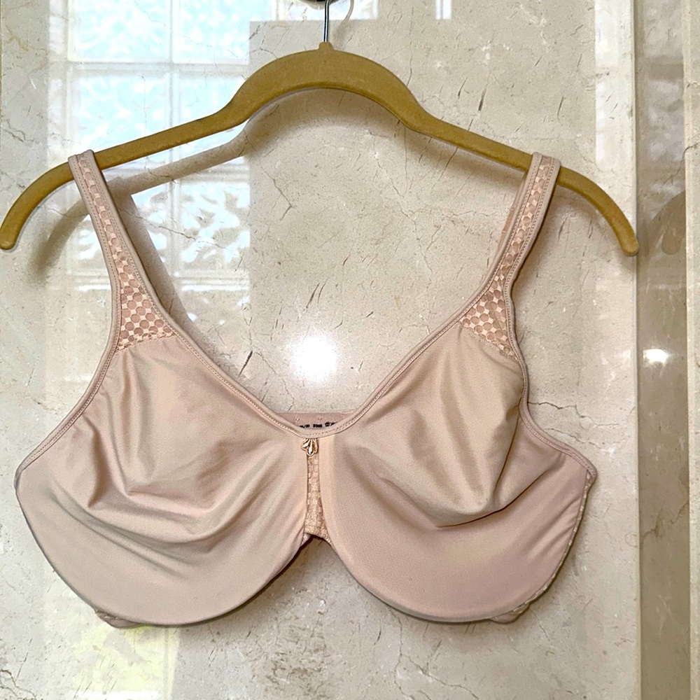 NWOT Bali Nude Back Closure Bra Size 36DD